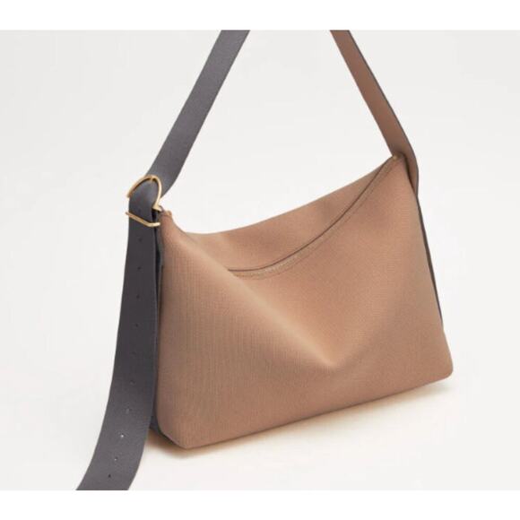 Cuyana Recycled Knit Sling Bag Gold Sustainable - Picture 3 of 11